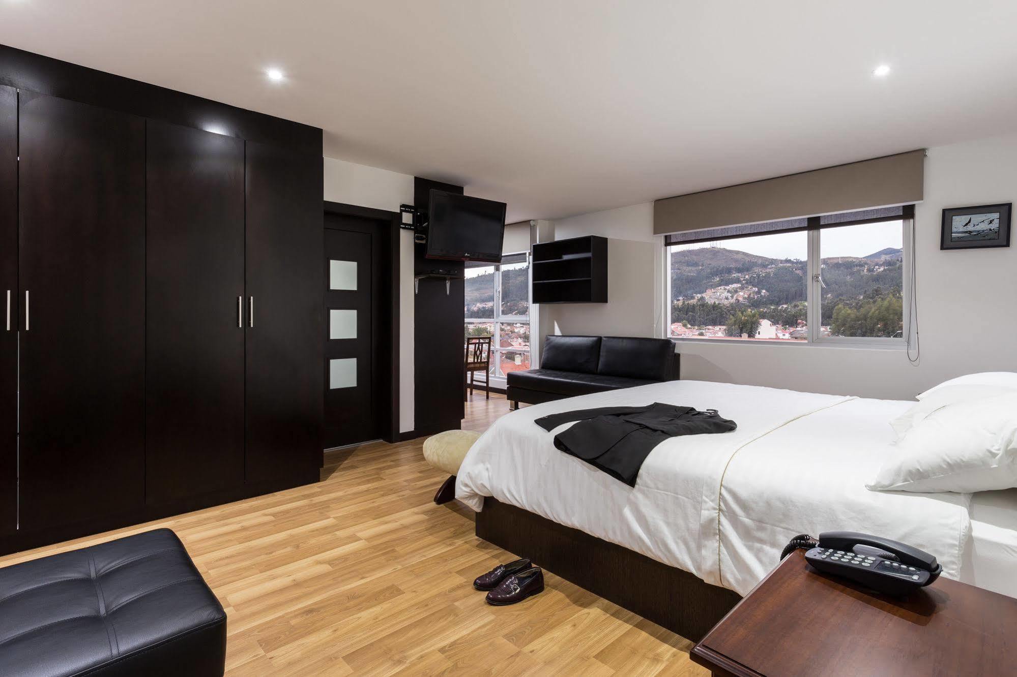 Gaviota Apartments & Suites Cuenca Exterior photo